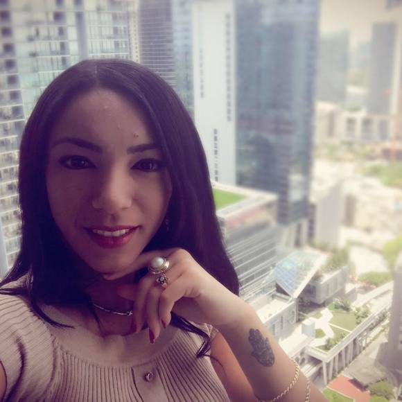 Meet your Posher, Fatima - Picture 1 of 1